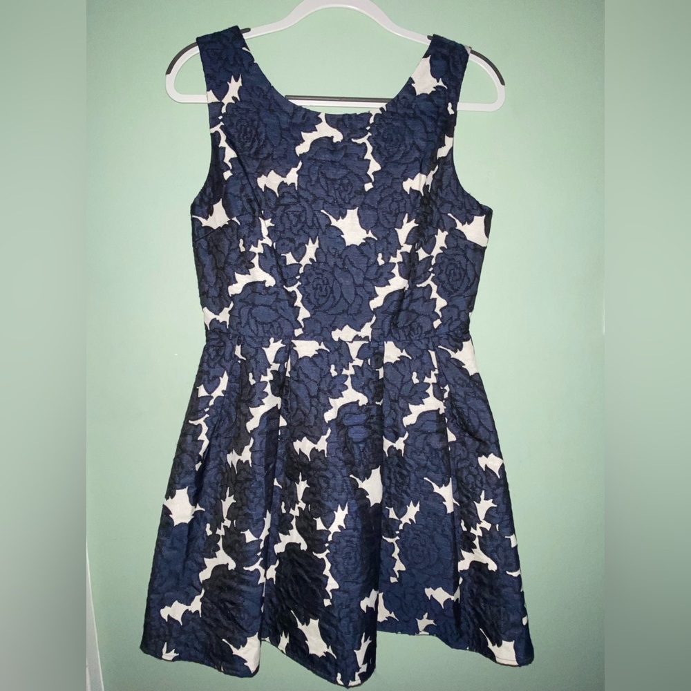 GORGEOUS FLORAL DRESS